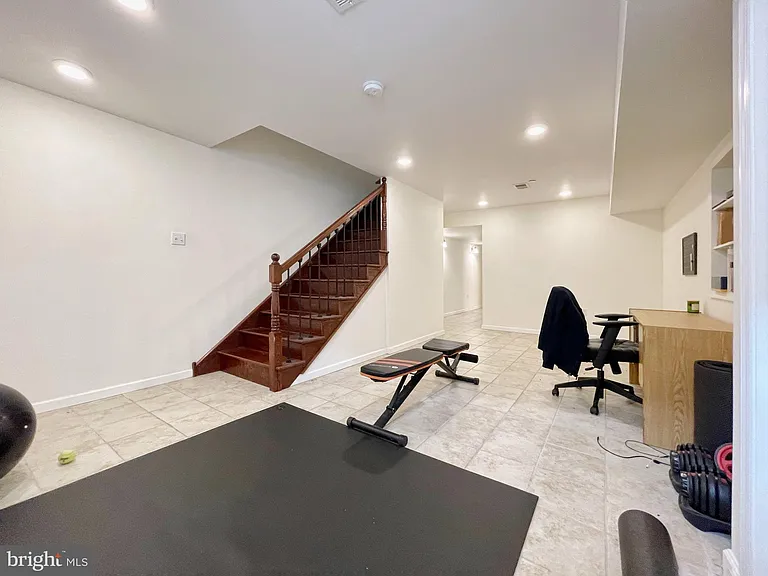 1131 Green St #1 — Photo 11