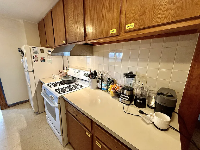 92 Claybourne St — Photo 21