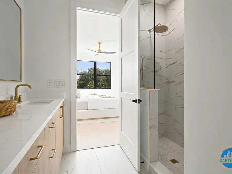 375 13th St N #1 — Photo 36