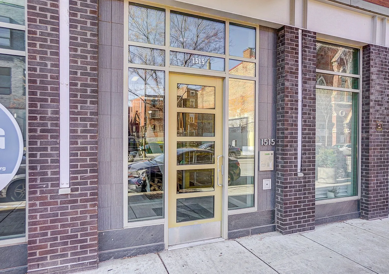 2 Beds 1 Bath Apartment — Photo 3