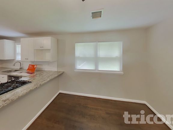 3rd image of 3814 Collier Rd