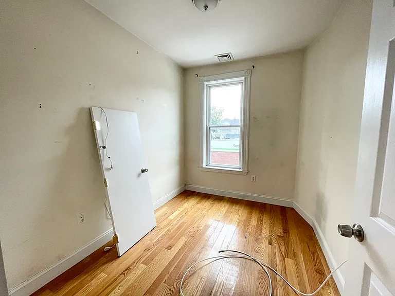 90-92 L St #2 — Photo 13