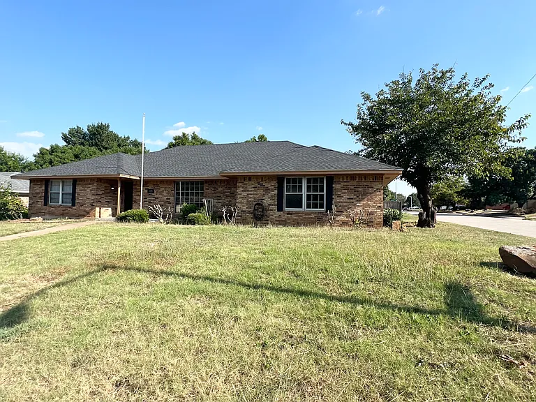 1325 Florentine Dr — Photo 1