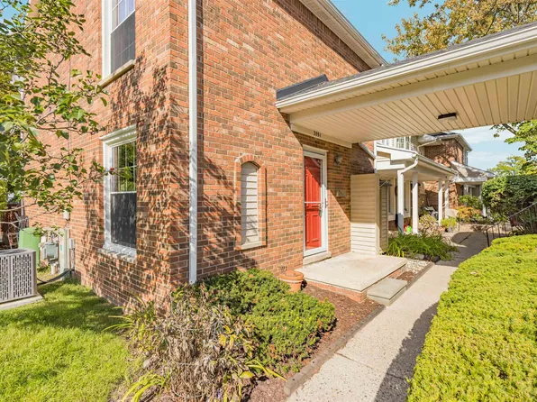 3551 Crooks Rd, Royal Oak, MI 48073