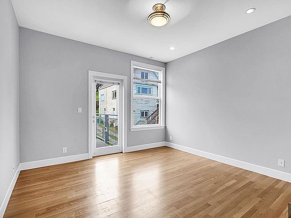 5th image of 1044 Mississippi St #3