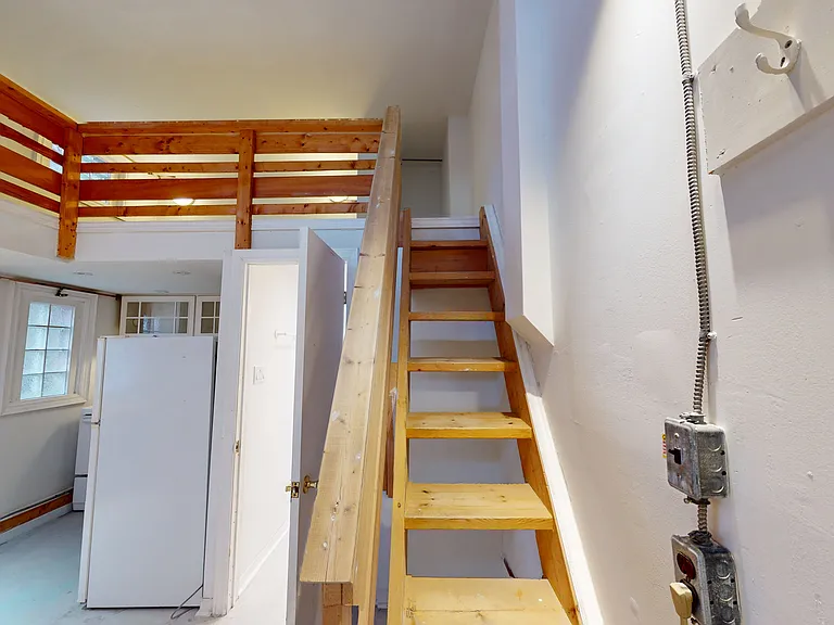 39 Markham St #MAIN REAR — Photo 11