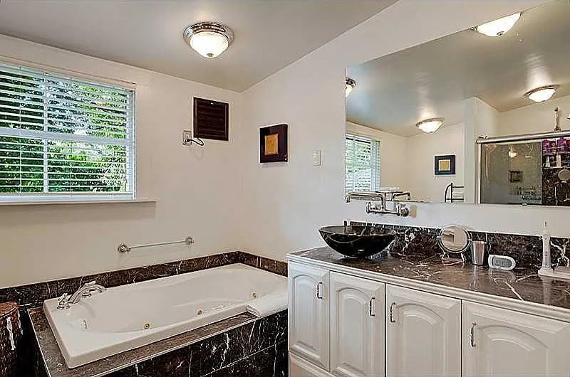 4 bed, 2200 sqft, $5,000 — Photo 4