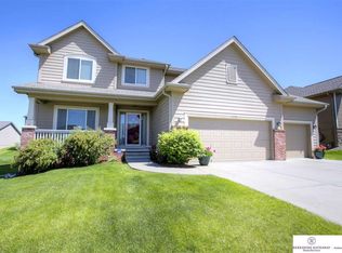 17238 Banner St, Omaha, NE 68136