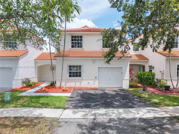 831 SW 178th Way, Pembroke Pines, FL 33029