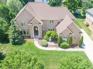 55047 Meadow Ridge Ct, Shelby Township, MI 48316