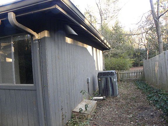 5th image of 3700 Cedar Knoll Dr