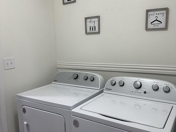 4th image of 2385 Leonard Rd