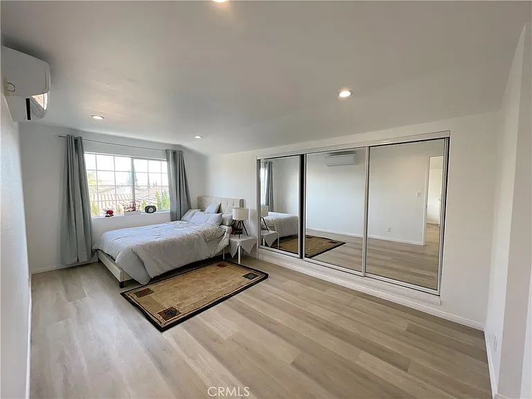 19153 Clymer St — Photo 11