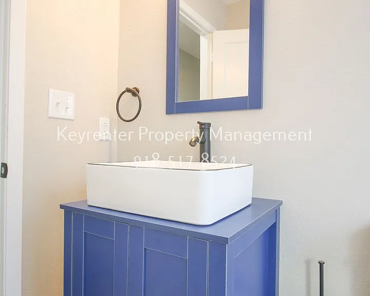 2018 E 12th St Fourplex — Photo 17