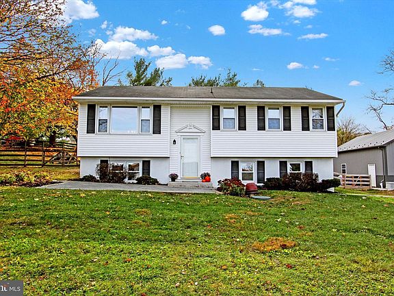 2nd image of 2385 Sunset Cir