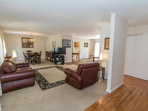 3rd image of 5418 Casa Royale Dr