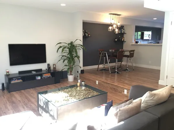 330 N Maple St, Burbank, CA 91505