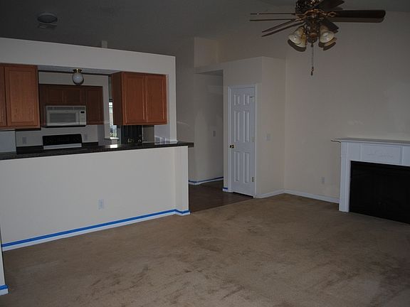 4th image of 629 Thornhill Dr