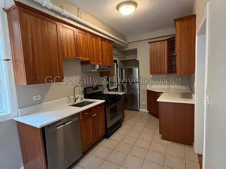807 Reba Pl #G — Photo 2
