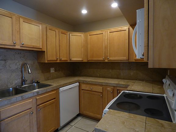 4th image of 12440 N 20th St #Phoenix 85