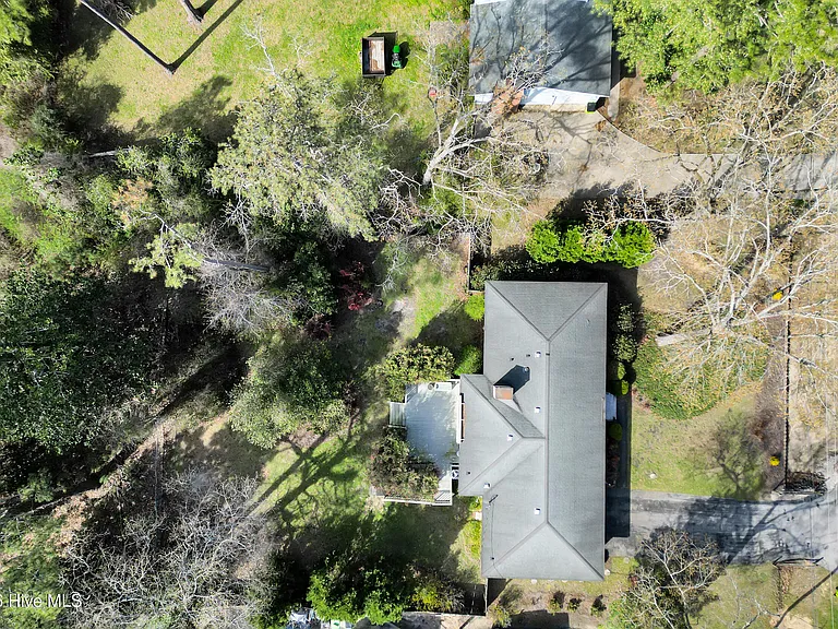 609 Edgehill Rd — Photo 37