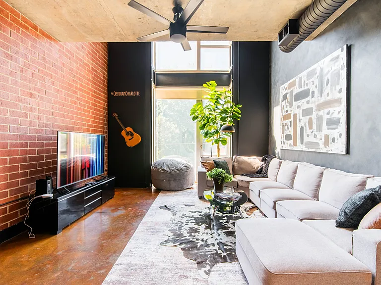 710 W Trade St #308 — Photo 3