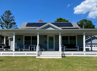 17 Lanphier Rd, Branford, CT 06405