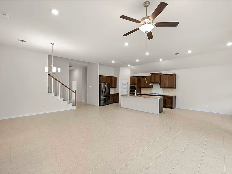 182 Palmillas Dr — Photo 10