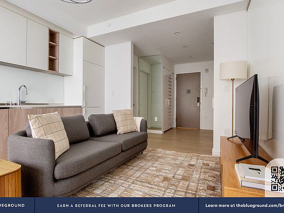 4th image of 572 11th Ave APT 6T