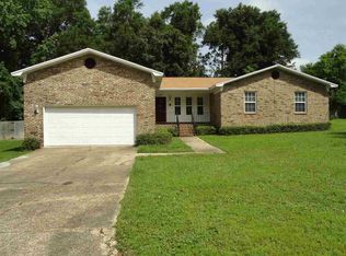 6021 Hermitage Dr, Pensacola, FL 32504