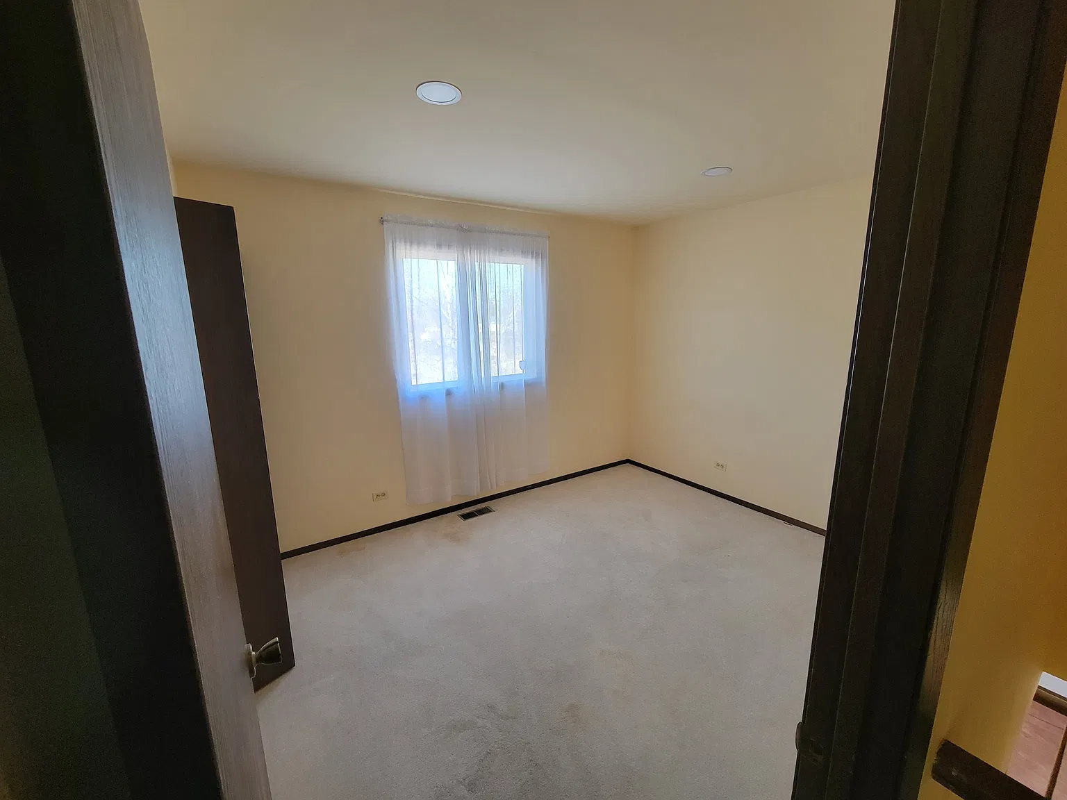 4 bed, 2.5 bath, 1786 sqft, $3,200 — Photo 2