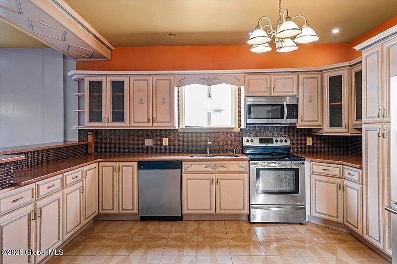 5th image of 1017 Hegeman Street