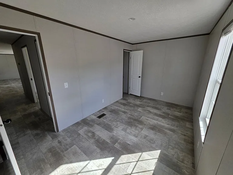83 Susie Ln — Photo 4