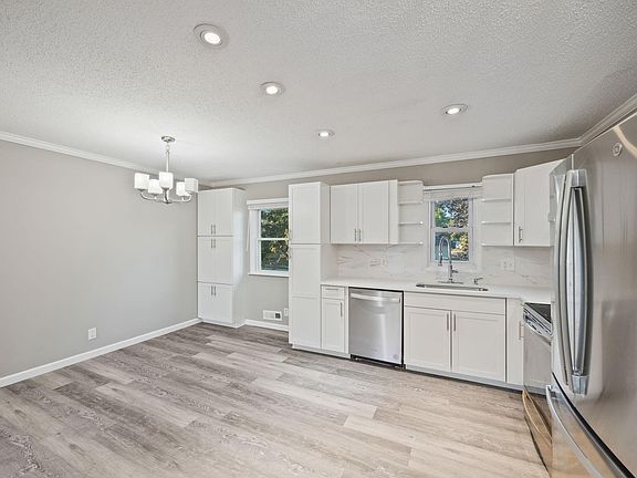 4th image of 649 Sand Creek Dr NW