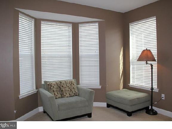 4th image of 1025 Buckingham Dr #13