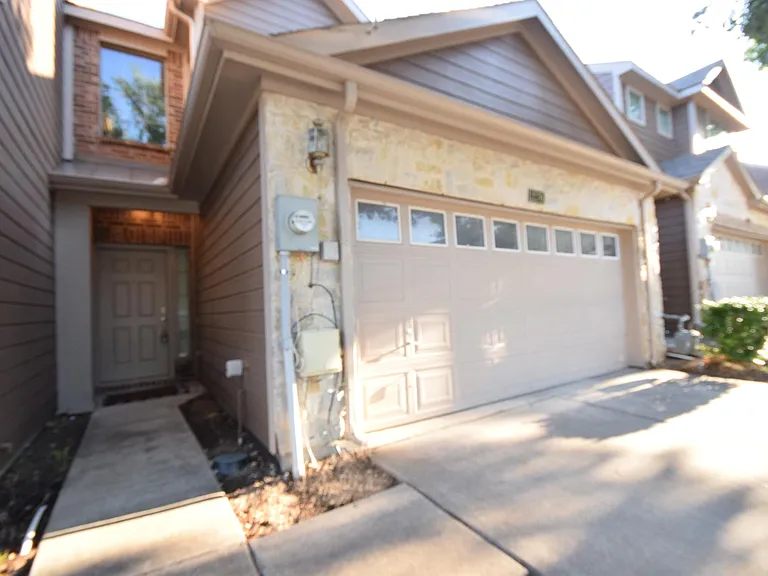 2276 Fletcher Trl — Photo 2