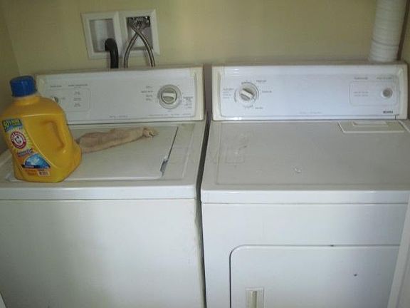 2nd image of 233 W Kanawha Ave