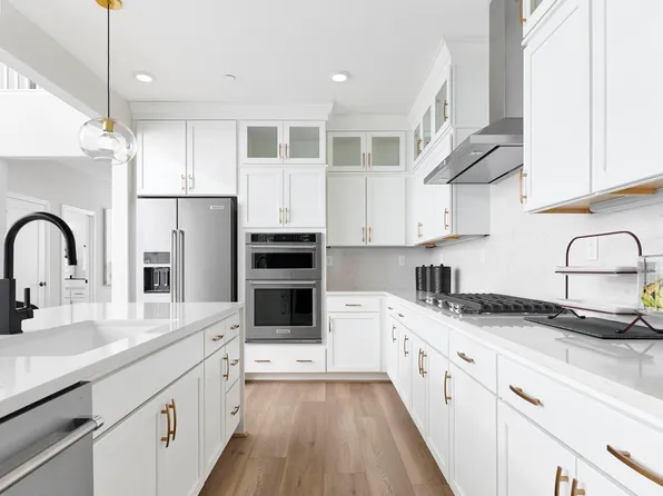 310 Hemingway Ln, Discovery Bay, CA 94505