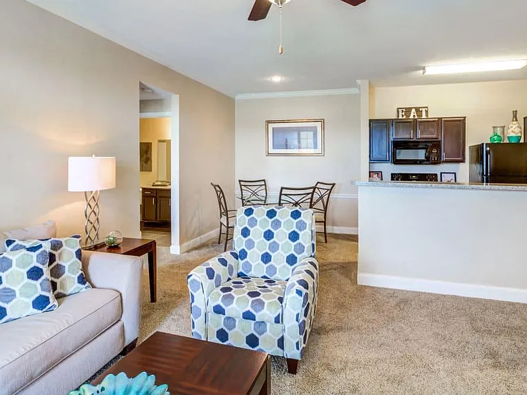 Signature Point Apartment Homes — Photo 16