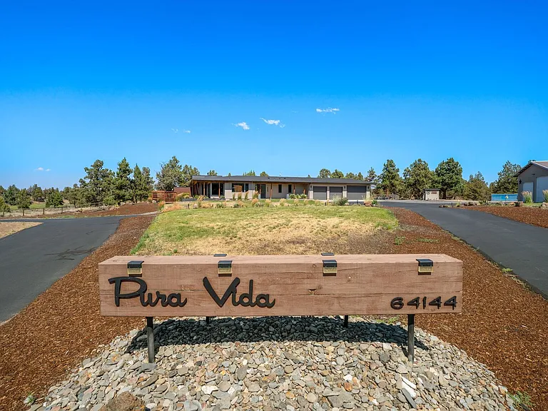 64144 Pioneer Loop — Photo 2