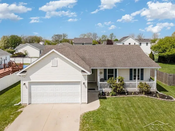 10188 Blue Jay Dr, Freeland, MI 48623