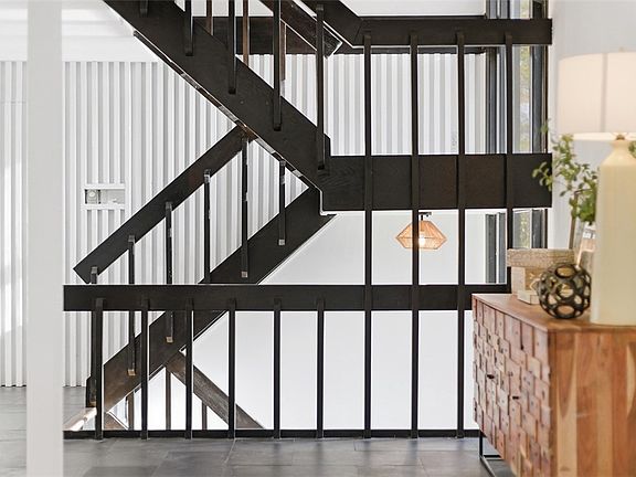 3rd image of 1 Myrtle Hill Rd