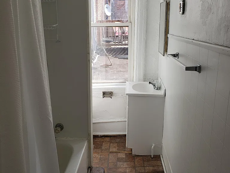 817 Whitelock St #2 — Photo 10