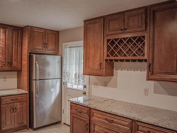 5th image of 3396 Tudor Ln