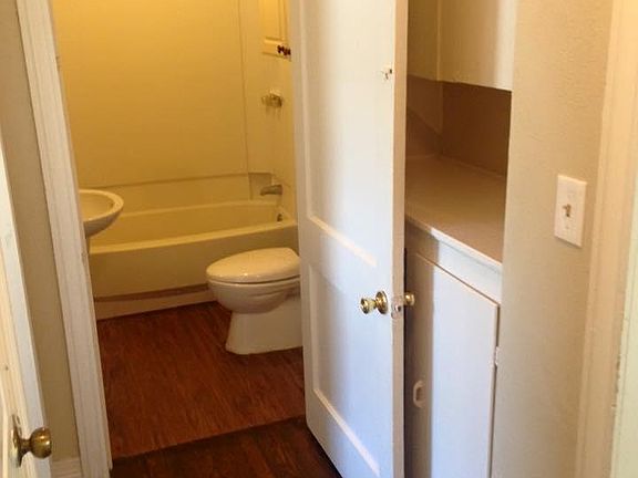 Hall/storage/restroom
