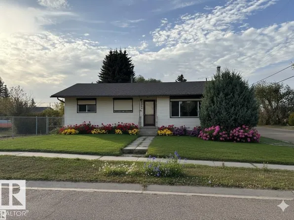 4840 50th St, Gibbons, AB T0A 1N0