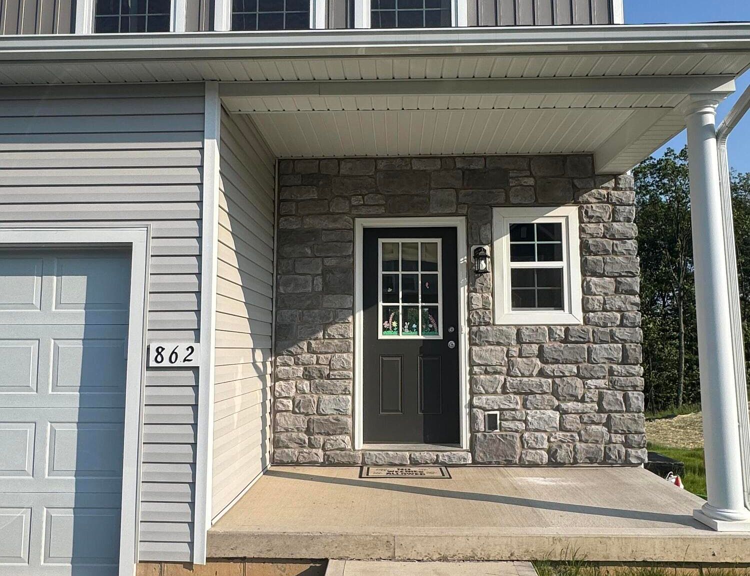 862 Champions Dr