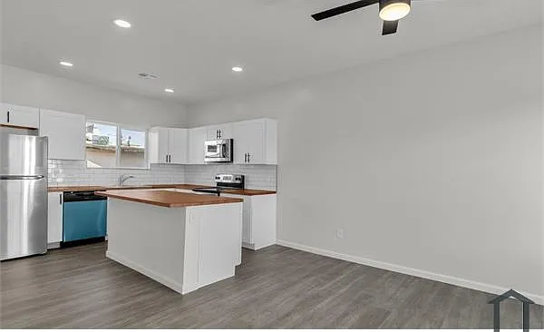 220 4th Ave E #1 — Photo 5