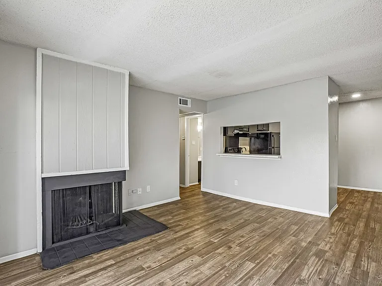 Rochelle Place — Photo 32