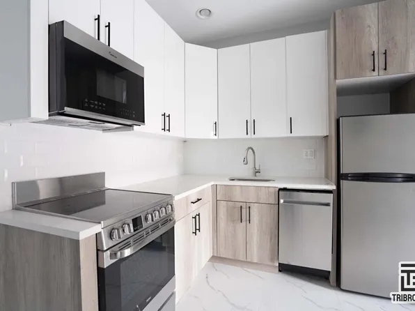 312 Willis Avenue image 3 of 7